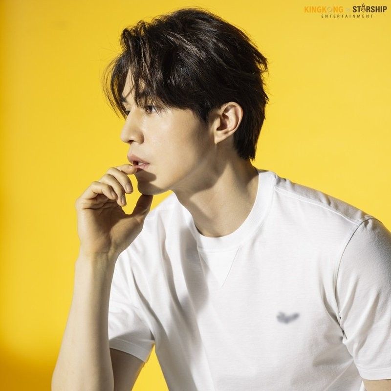 Recent activity shot of Lee Dongwook
