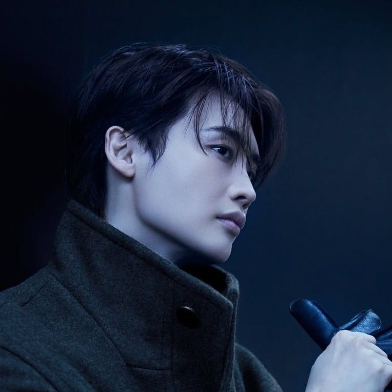 Latest photo of Lee Jongsuk