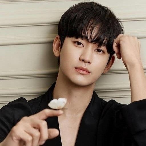 Behind-the-scenes cut of Kim Soohyun