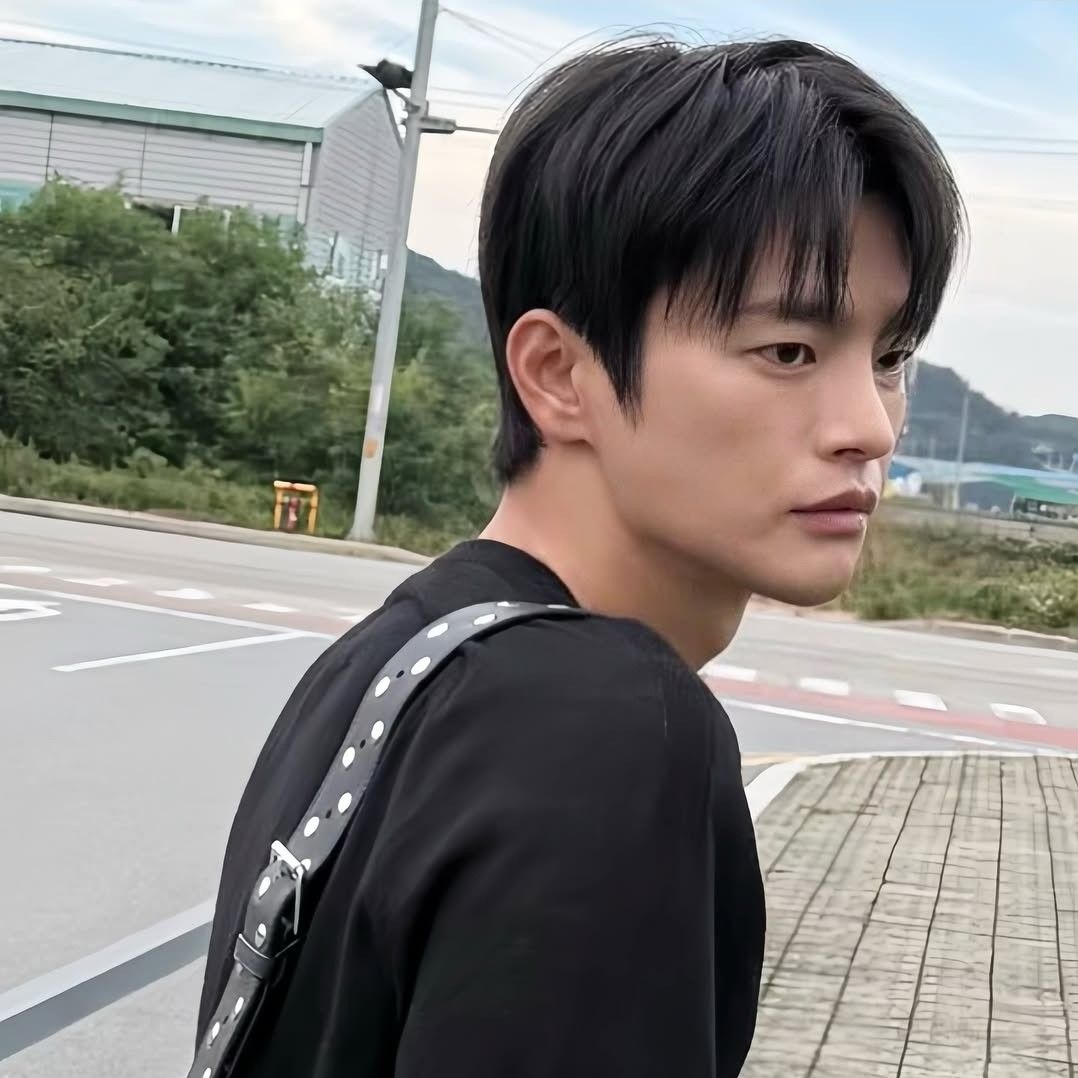 Recent activity shot of Seo Inguk