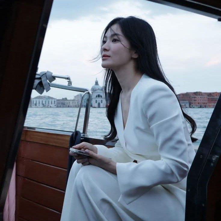 Recent activity shot of Song Hyekyo