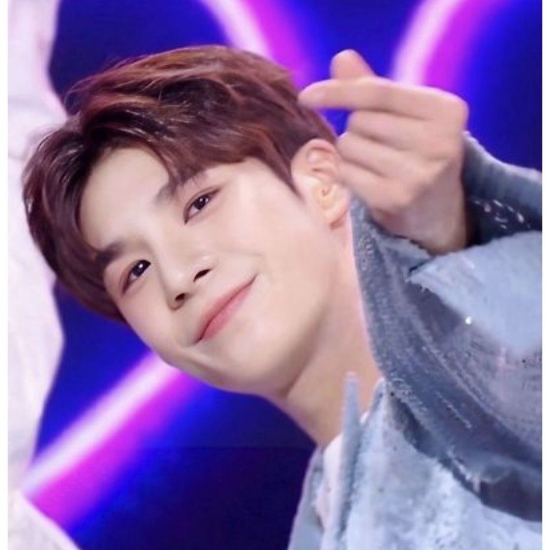Behind-the-scenes cut of Jeong Dongwon