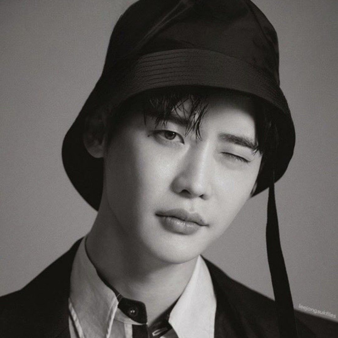 A moment captured by a fan of Lee Jongsuk