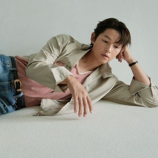A moment captured by a fan of Song Joongki