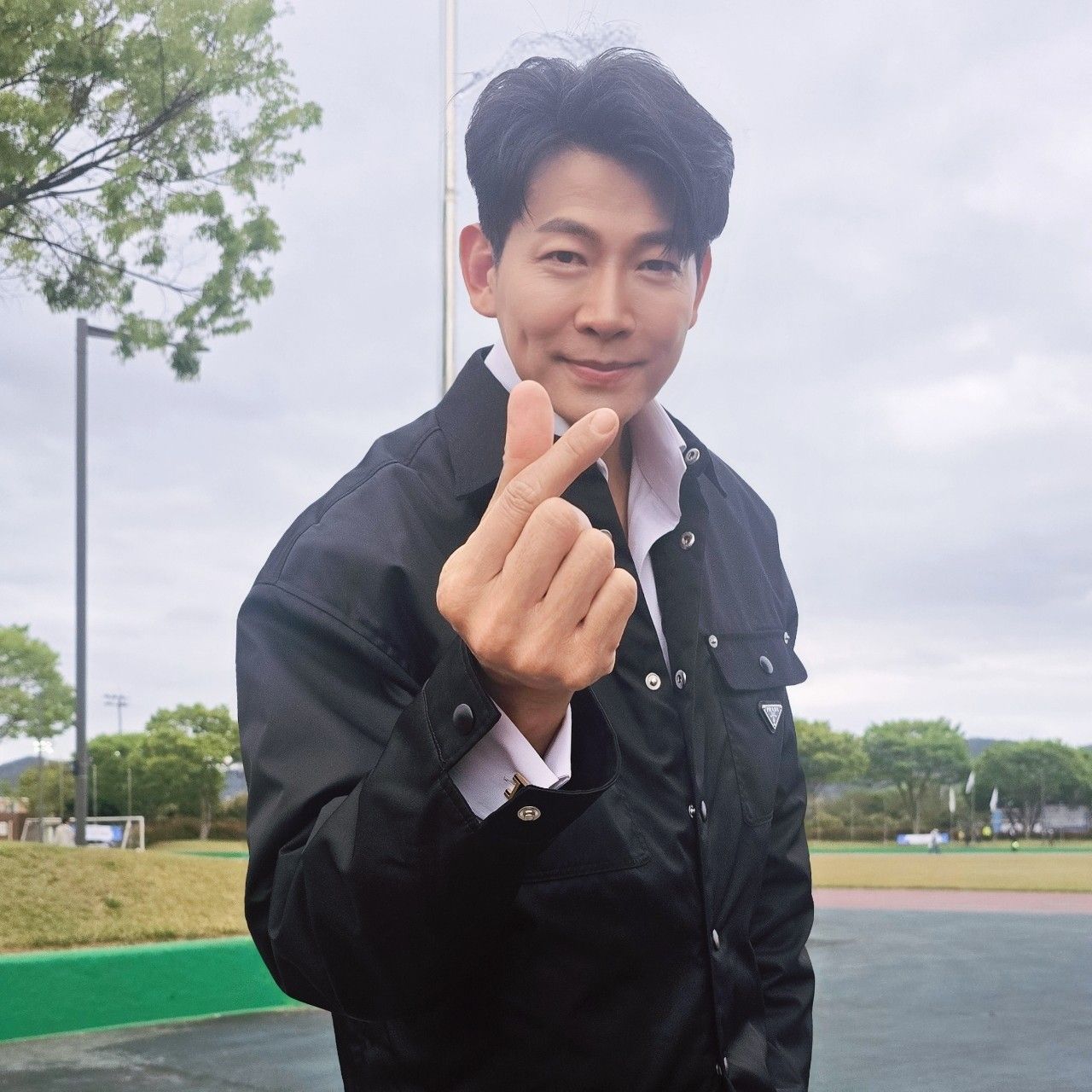 A moment captured by a fan of Kim Yongpil