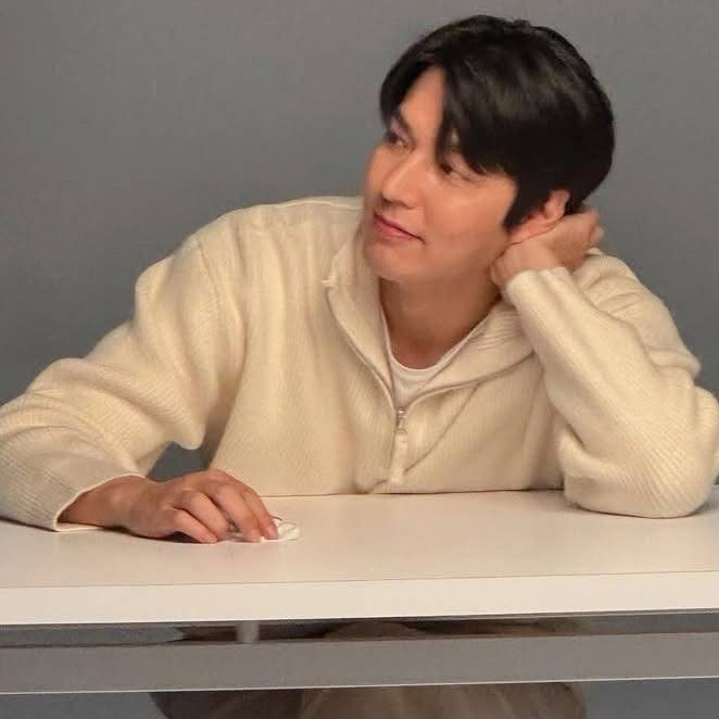 粉丝拍下的李敏镐瞬间