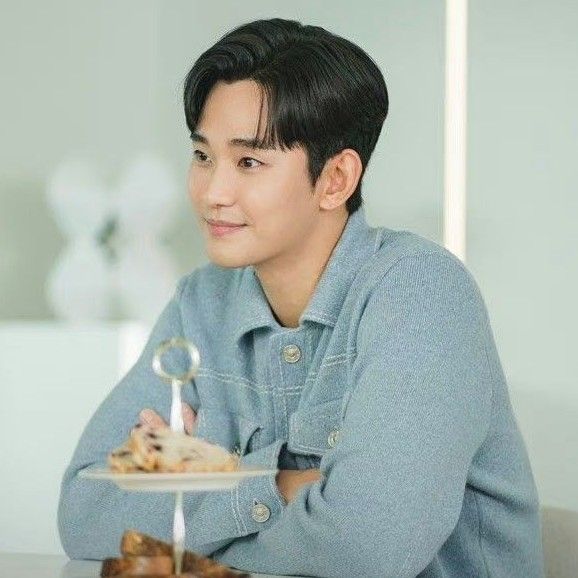 Recent activity shot of Kim Soohyun
