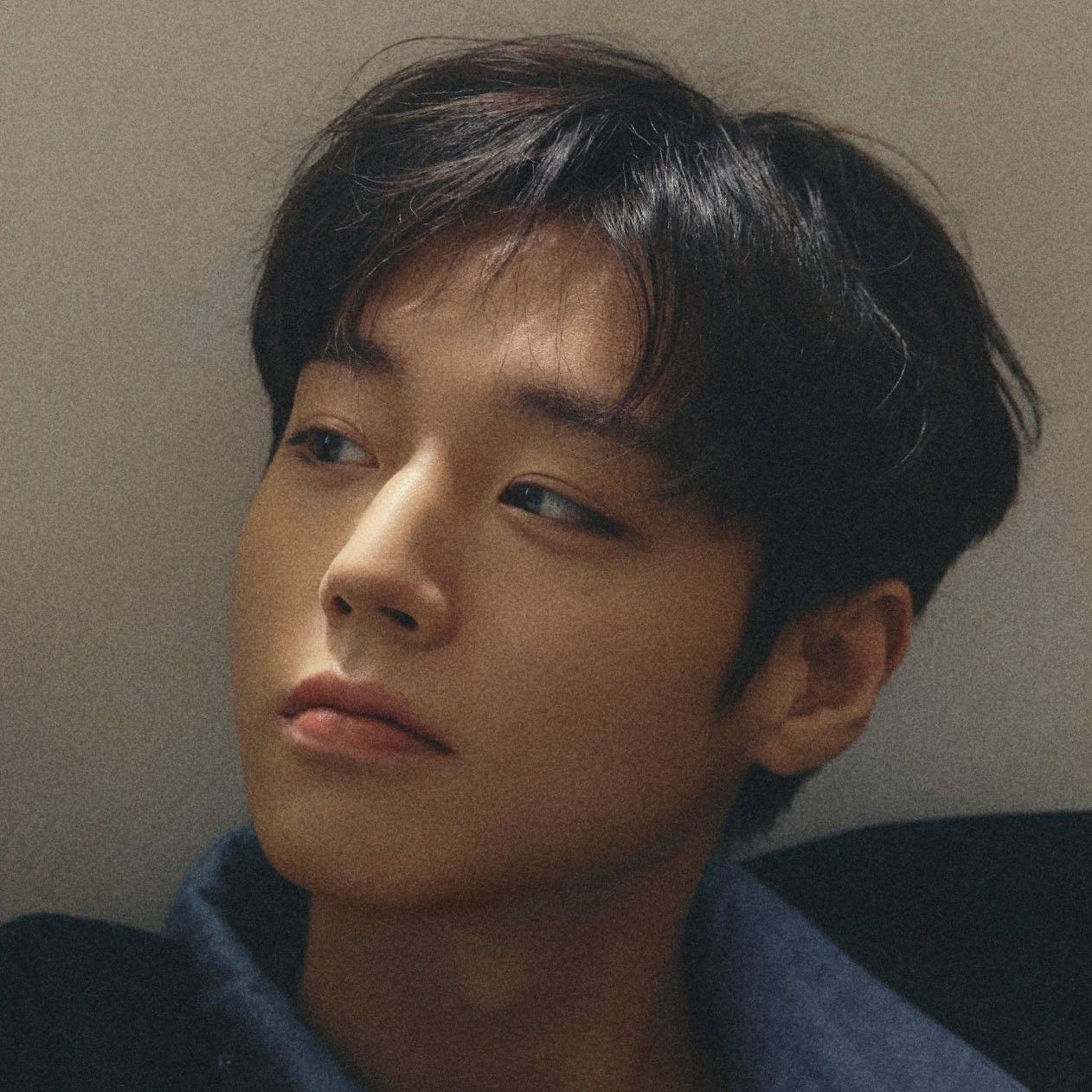 Behind-the-scenes cut of Park Jihoon