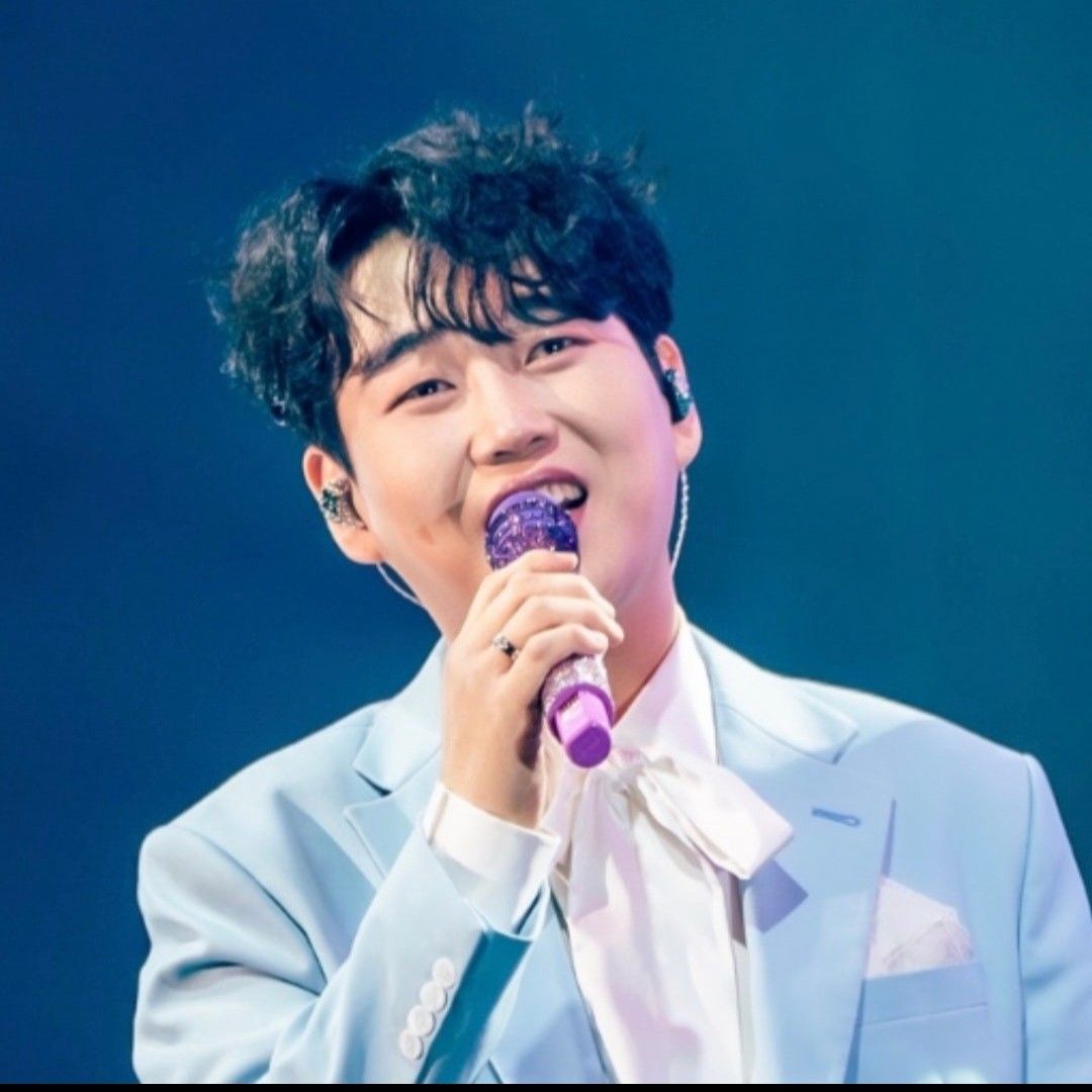 Behind-the-scenes cut of Hwang Youngwoong