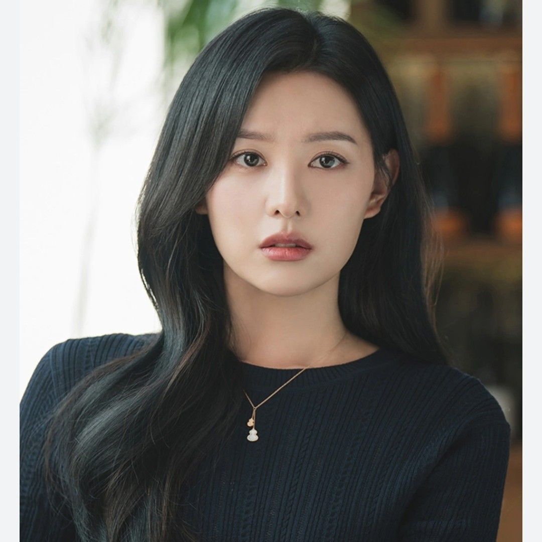 Behind-the-scenes cut of Kim Jiwon