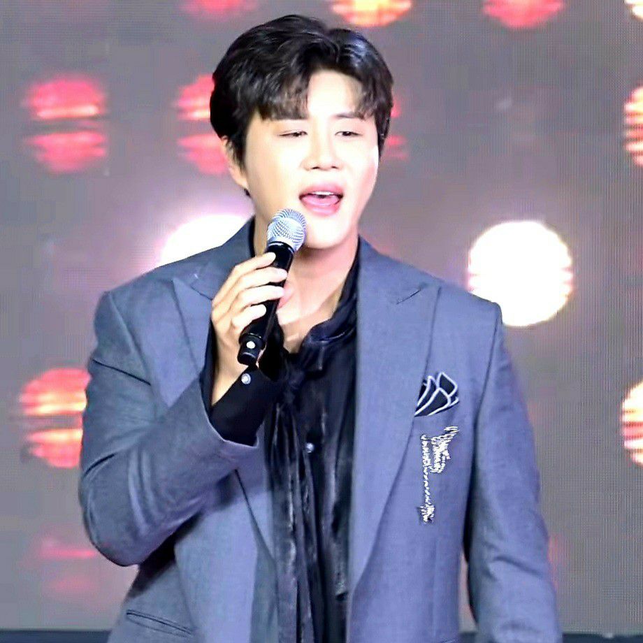 Recent activity shot of Jin Haesung