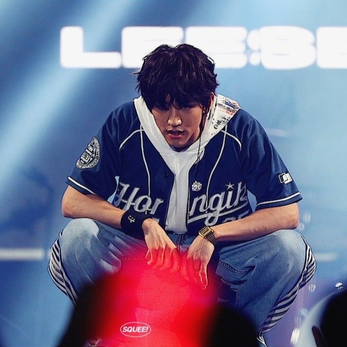 A moment captured by a fan of Lee Seungyoon
