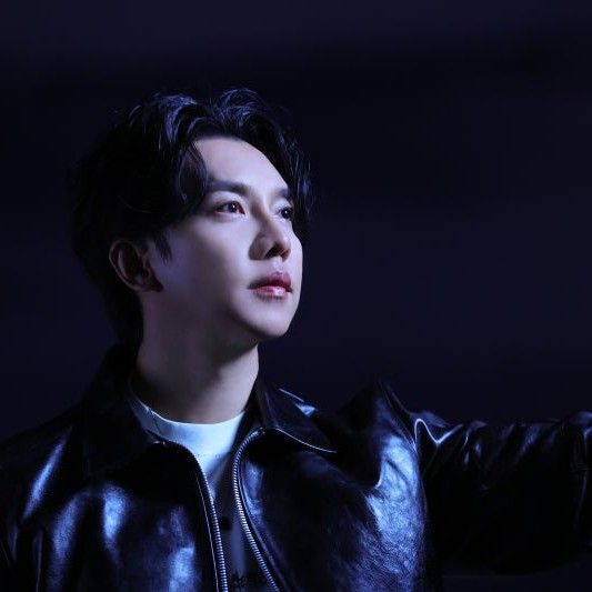 Foto terbaru dari Lee Seunggi