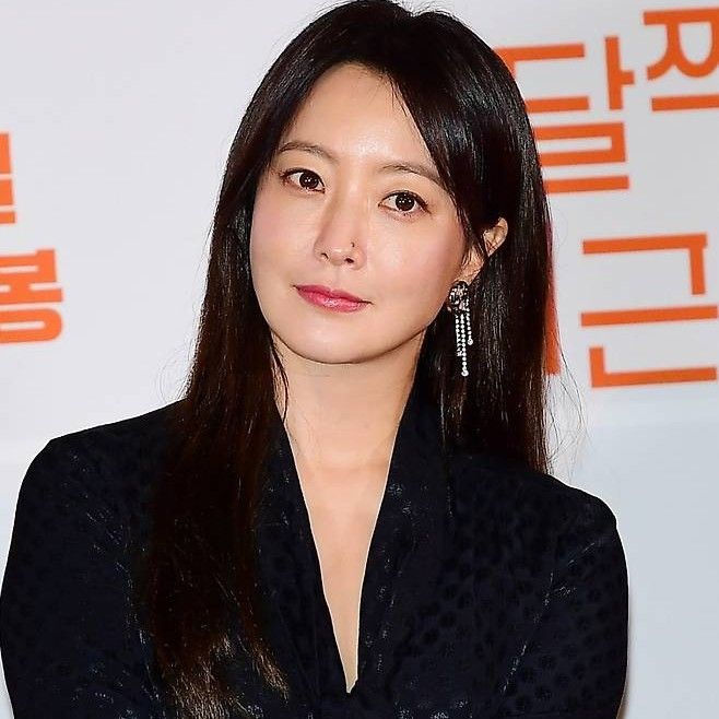 Behind-the-scenes cut of Kim Heesun
