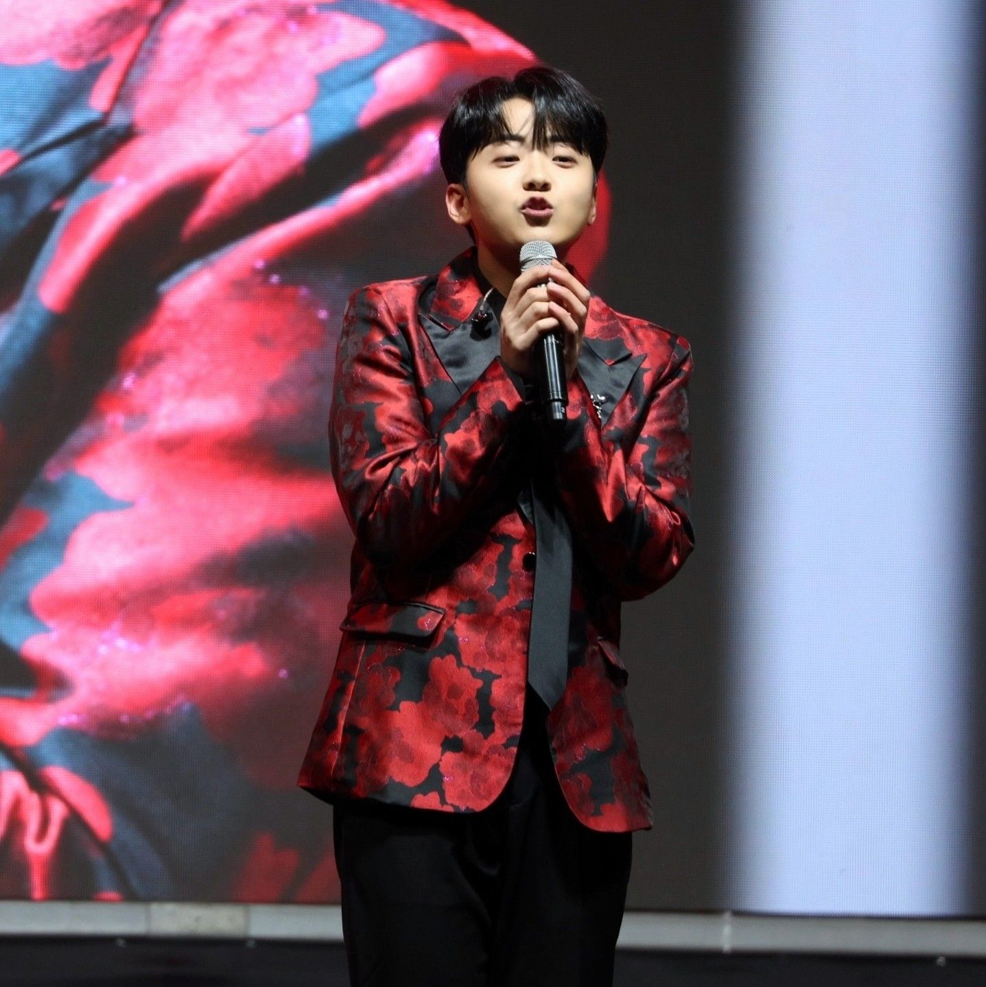 A moment captured by a fan of Park Minsu