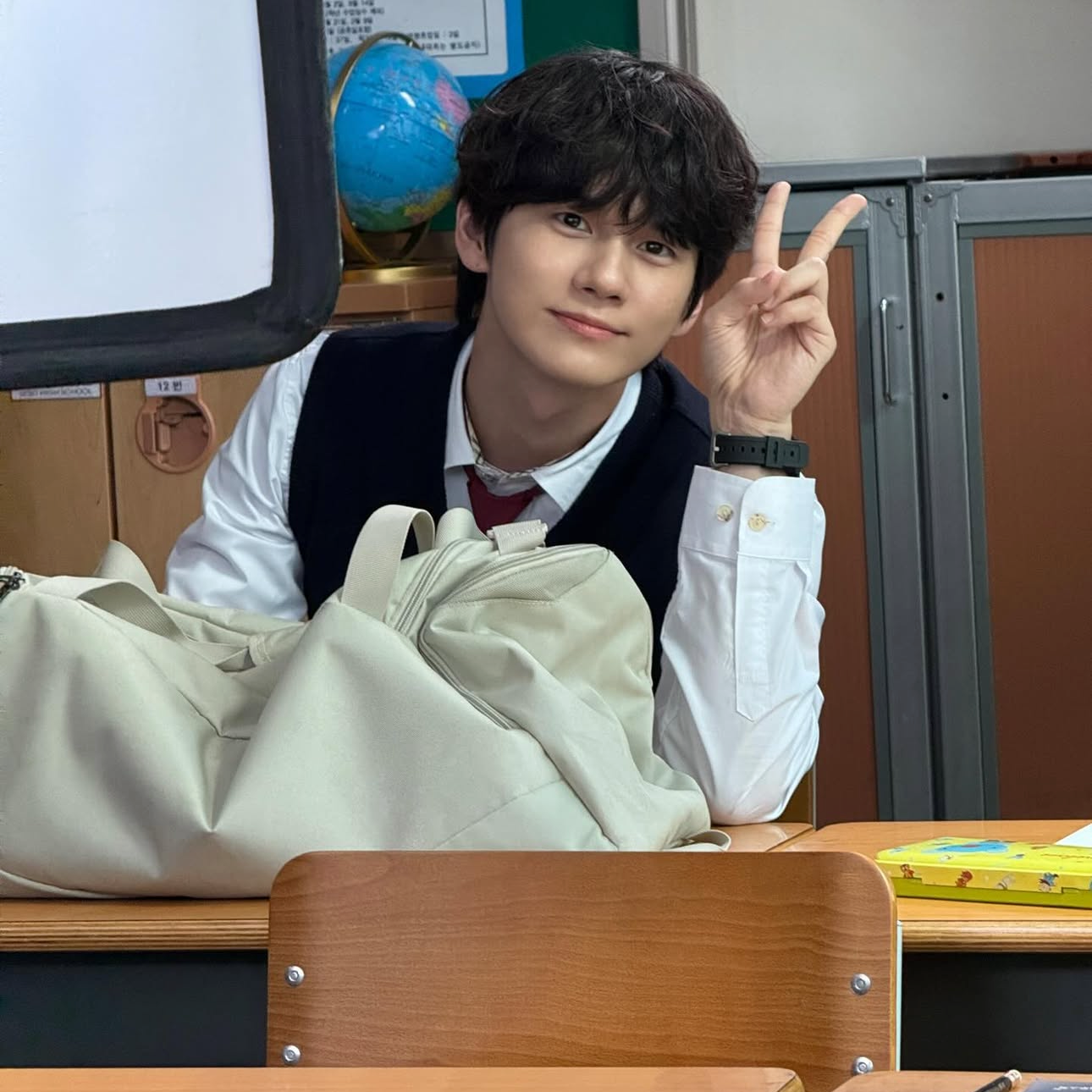 粉絲拍下的邕聖祐瞬間