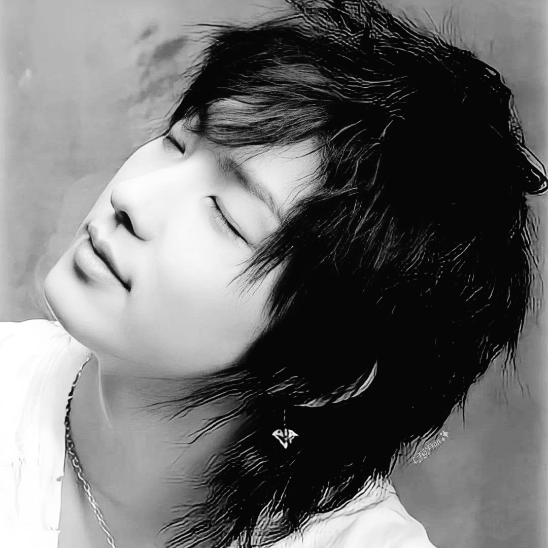 Latest photo of Lee Joongi