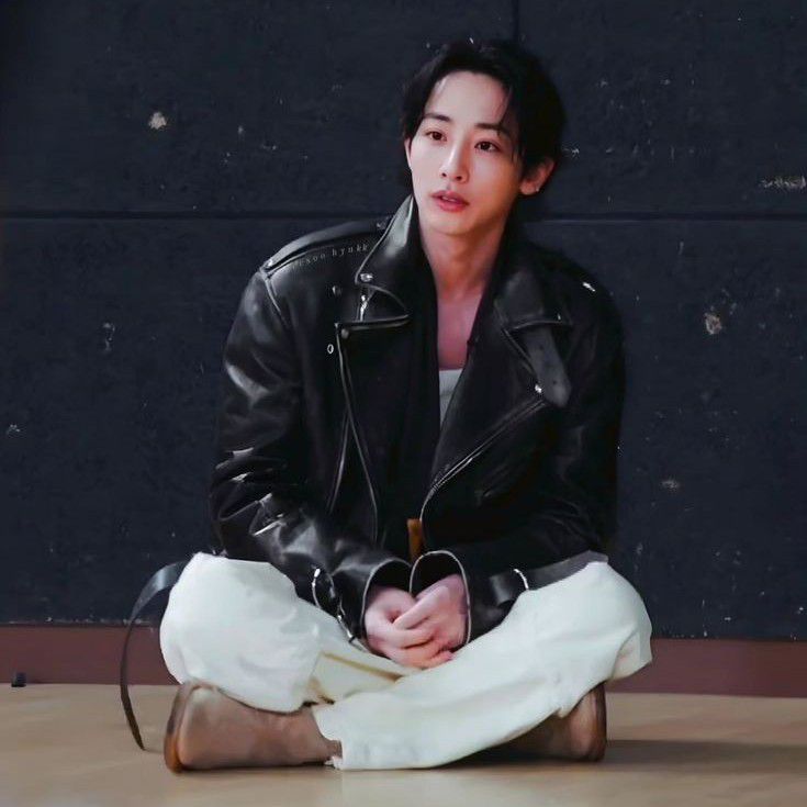 Behind-the-scenes cut of Lee Soohyuk