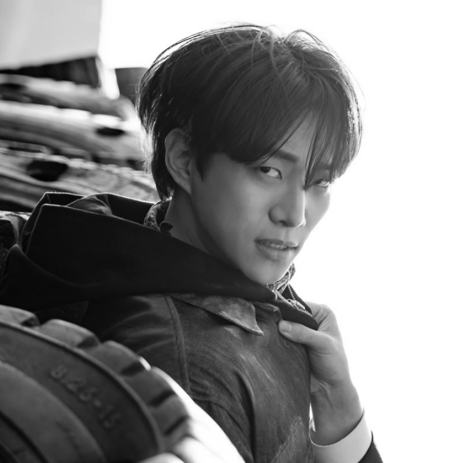 Behind-the-scenes cut of Lee Junho