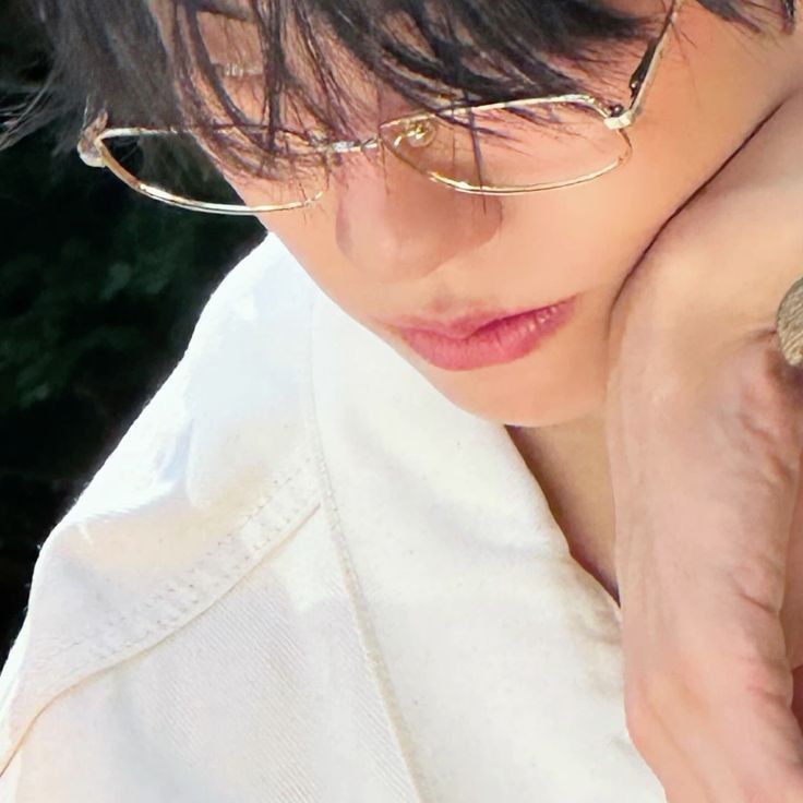 Behind-the-scenes cut of Lee Seunghyub