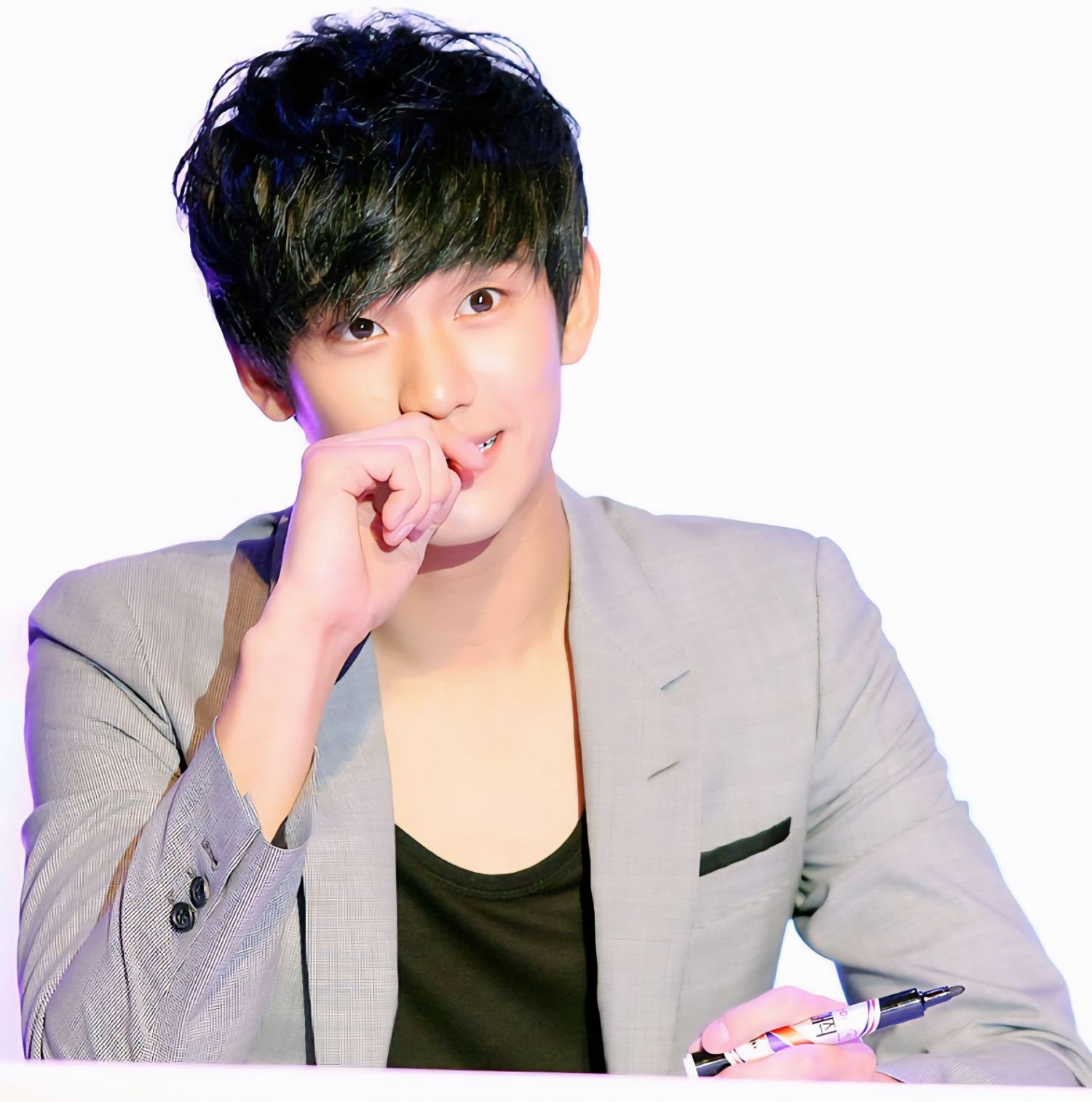 Behind-the-scenes cut of Kim Soohyun