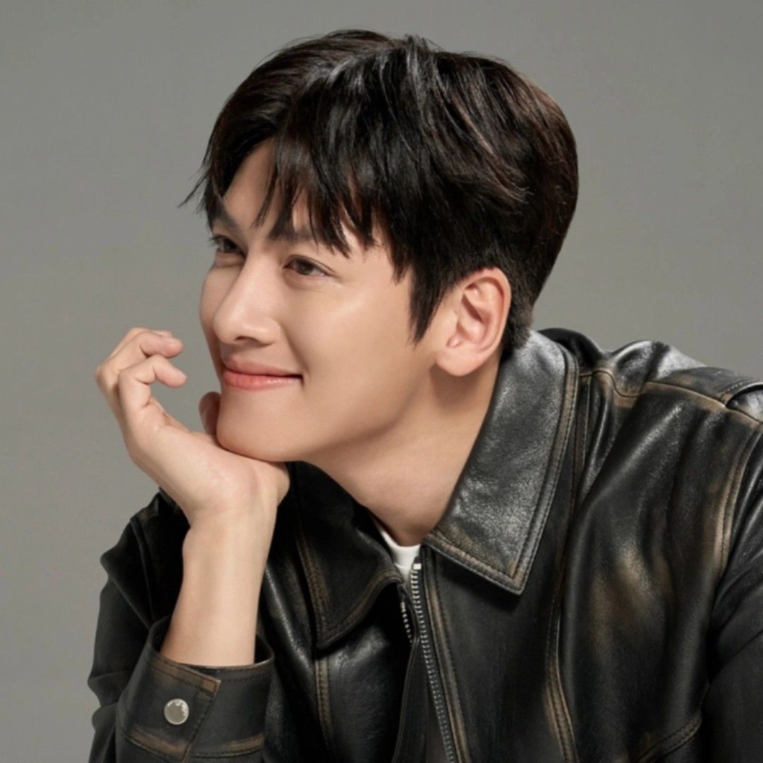 Behind-the-scenes cut of Ji Changwook