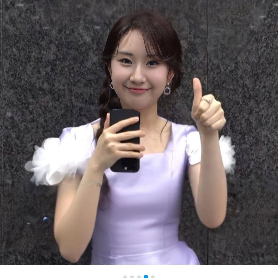 Behind-the-scenes cut of Jeon Yujin