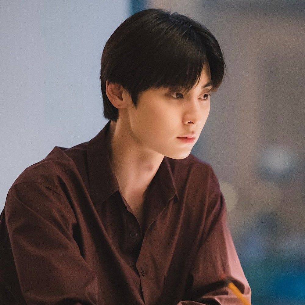 Behind-the-scenes cut of Hwang Minhyun