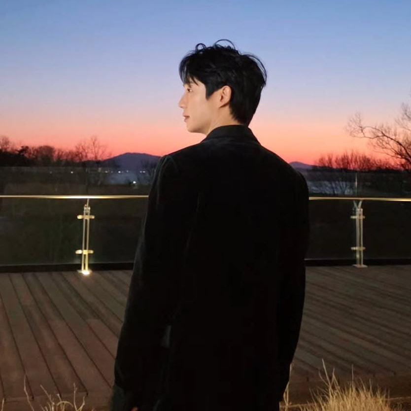 Behind-the-scenes cut of Jung Haein