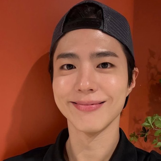 Behind-the-scenes cut of Park Bogum