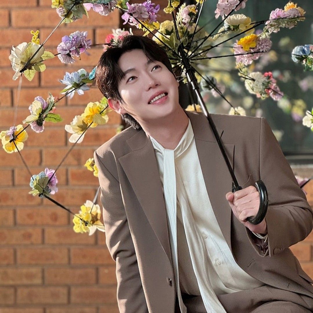 A moment captured by a fan of Son Taejin