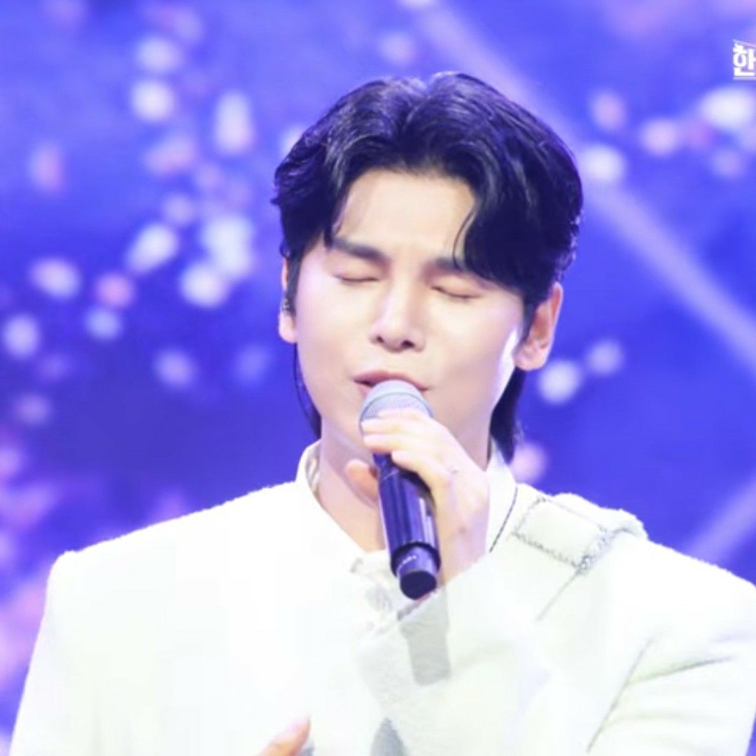 A moment captured by a fan of Kim Junsu (1991)