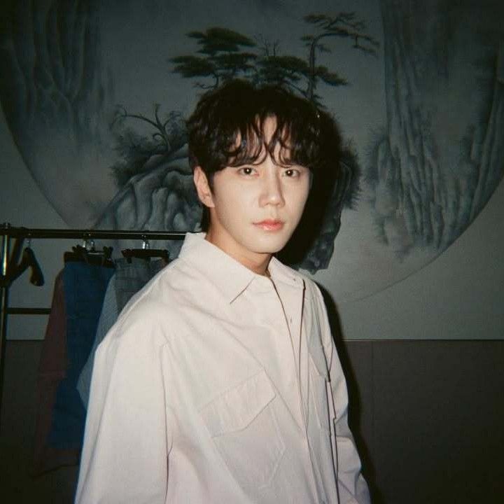 Behind-the-scenes cut of Lee Junyoung