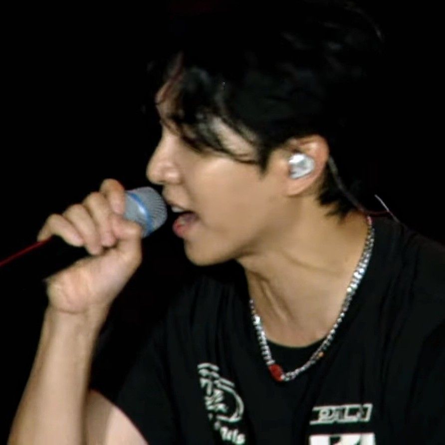 Latest photo of Lee Seunggi