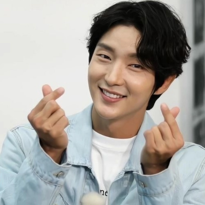 Latest photo of Lee Joongi