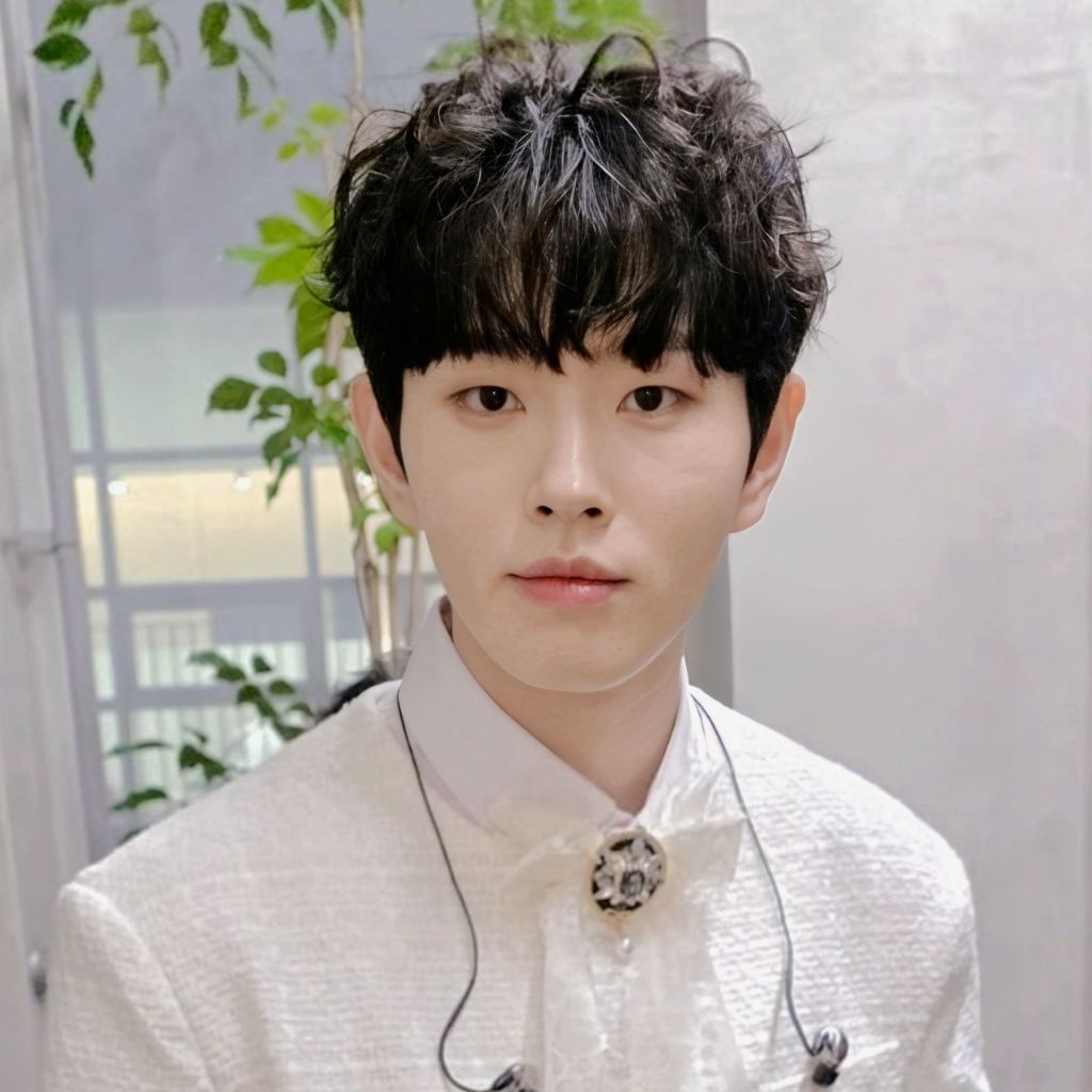 A moment captured by a fan of Lee Byeongchan