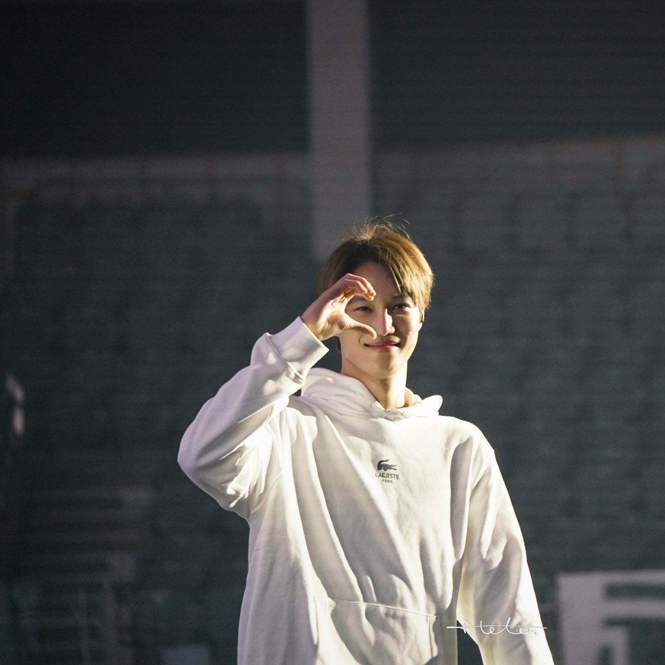 A moment captured by a fan of KAI