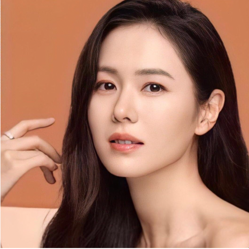 Behind-the-scenes cut of Son Yejin
