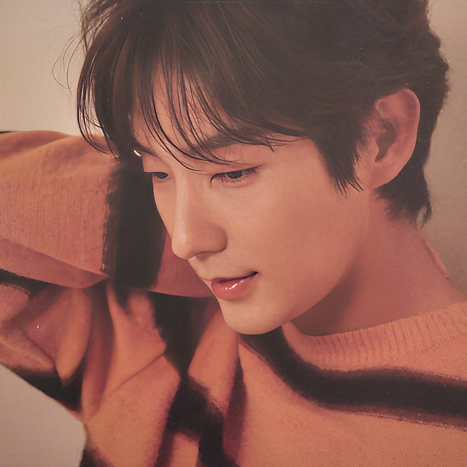Behind-the-scenes cut of Lee Joongi