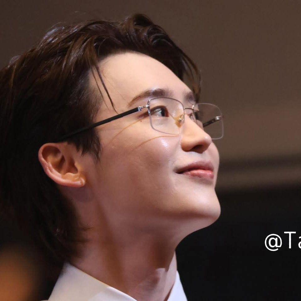 Recent activity shot of Lee Jongsuk