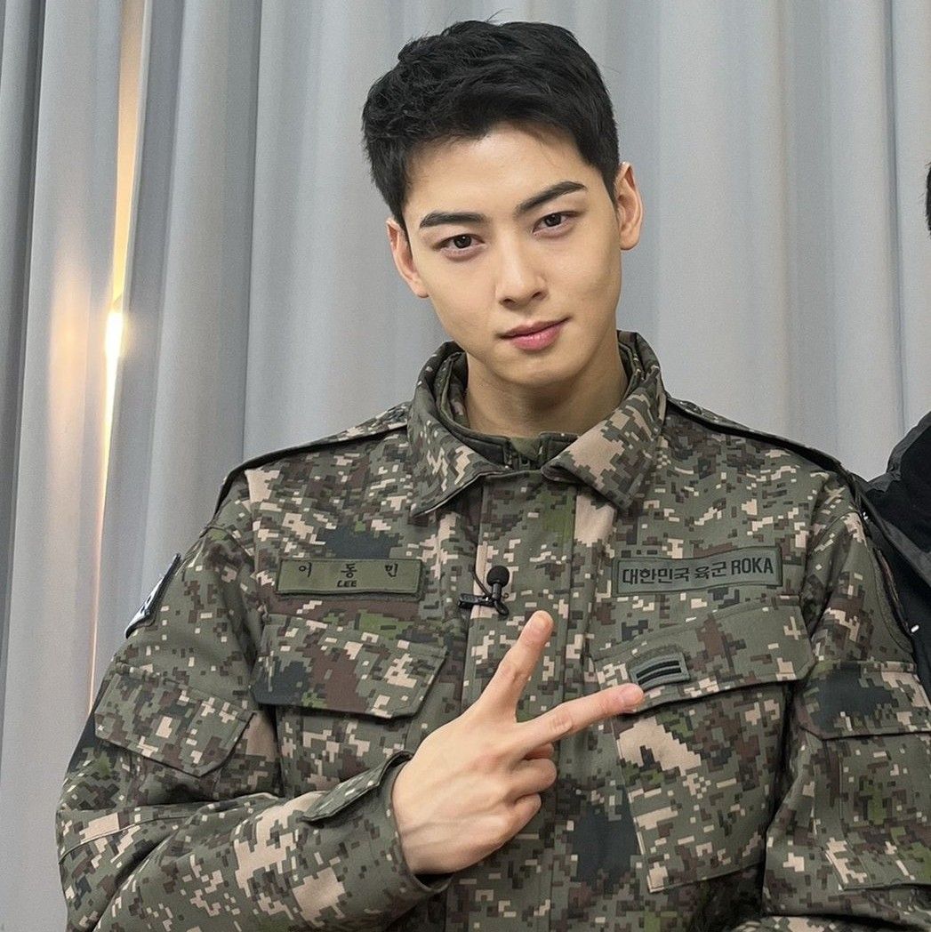 Latest photo of Cha Eunwoo