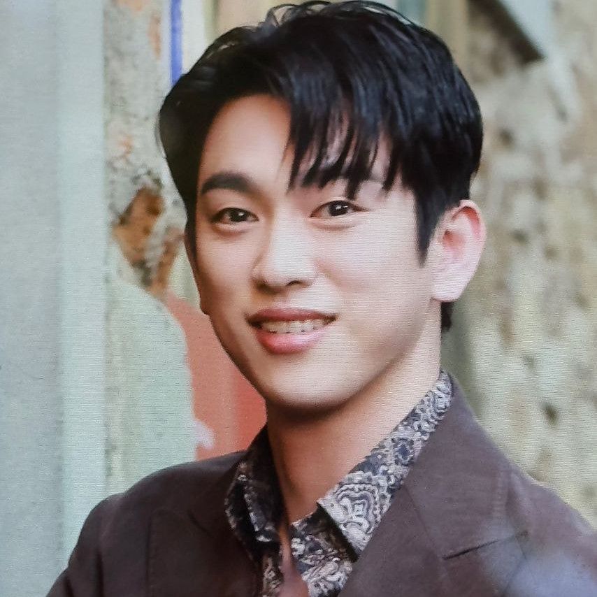 Recent activity shot of Park Jinyoung