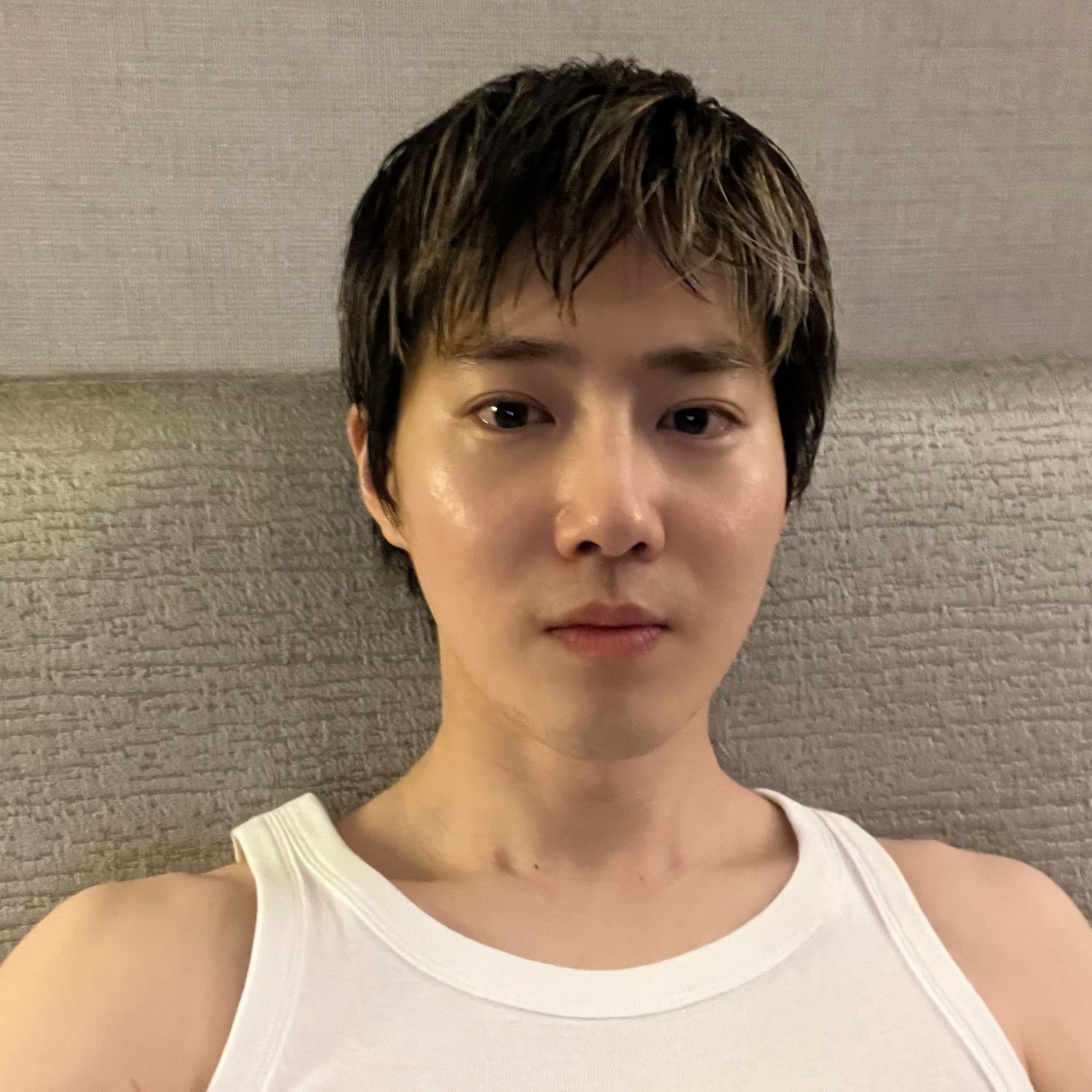 Behind-the-scenes cut of Suho