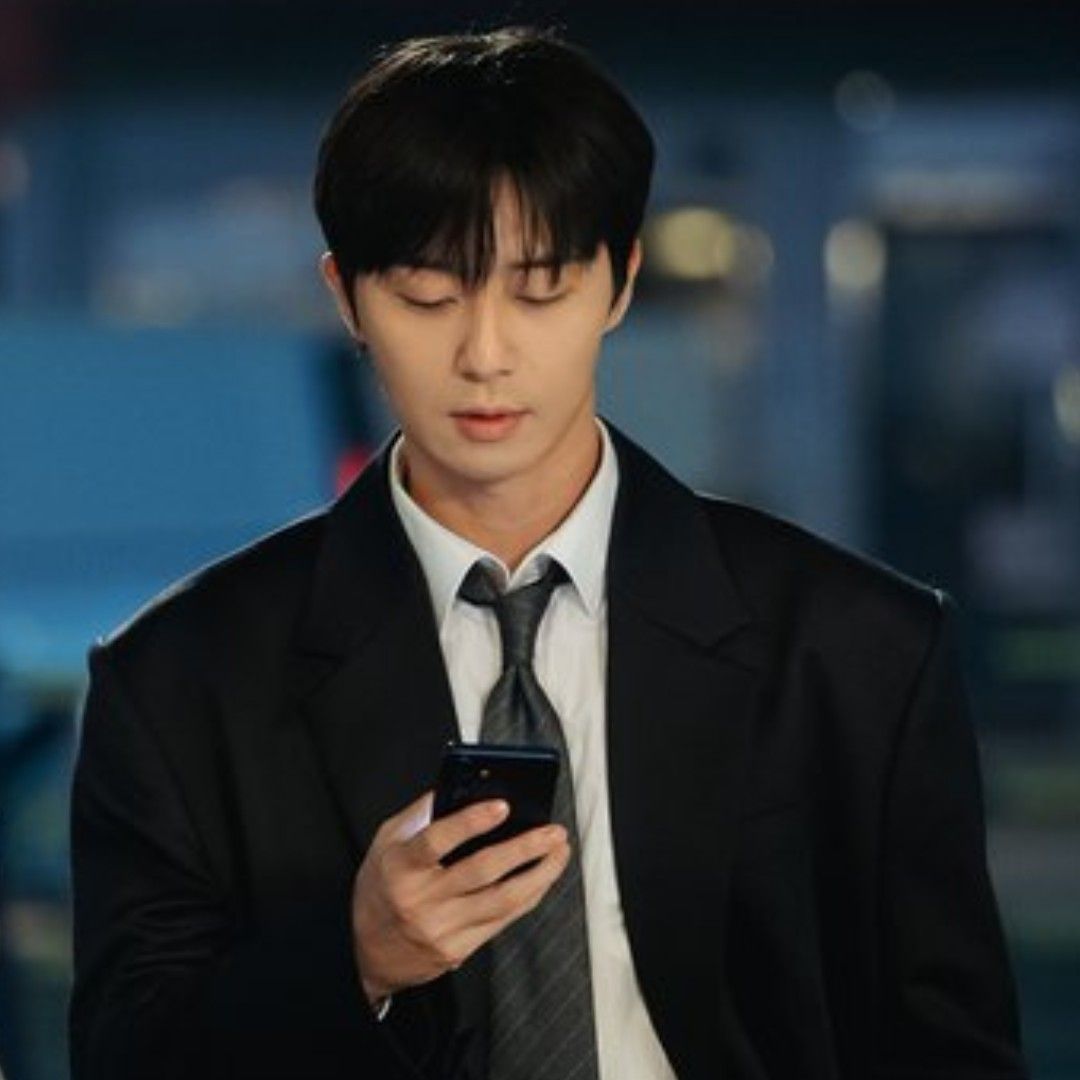 Recent activity shot of Park Seojoon