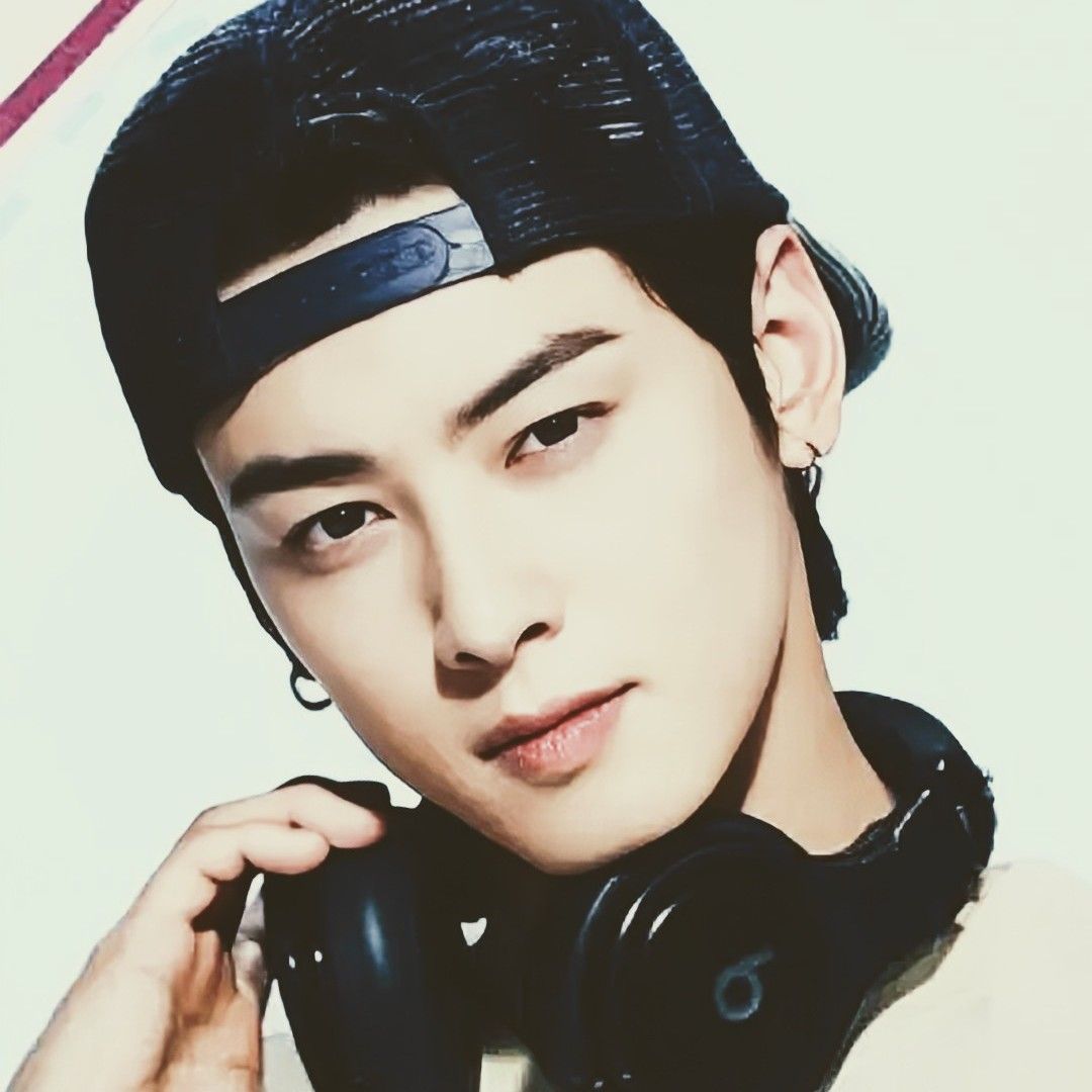 Foto terbaru dari Cha Eunwoo