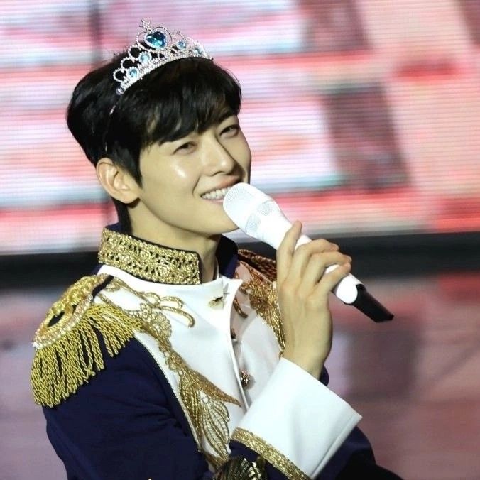 Latest photo of Cha Eunwoo
