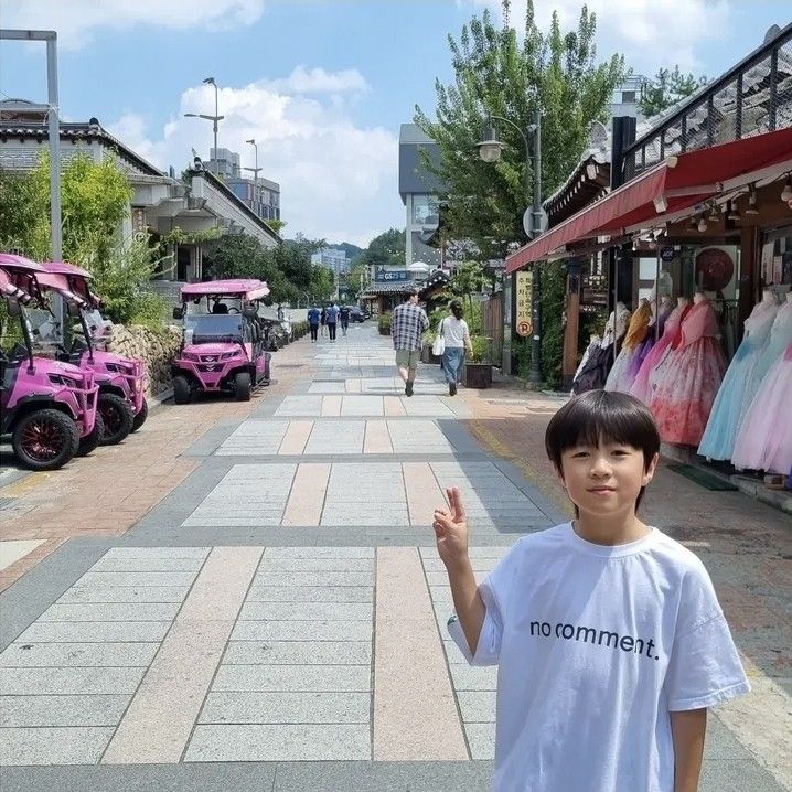 Behind-the-scenes cut of You Jiwoo