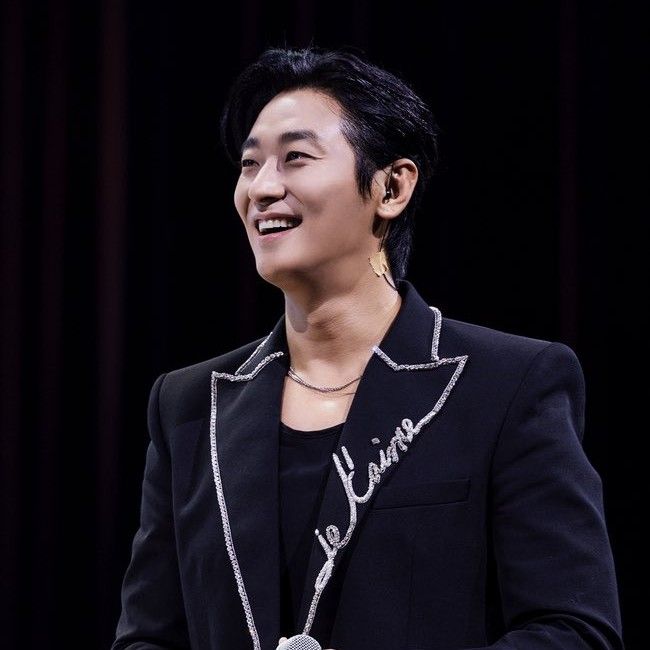 Behind-the-scenes cut of Joo Jihoon
