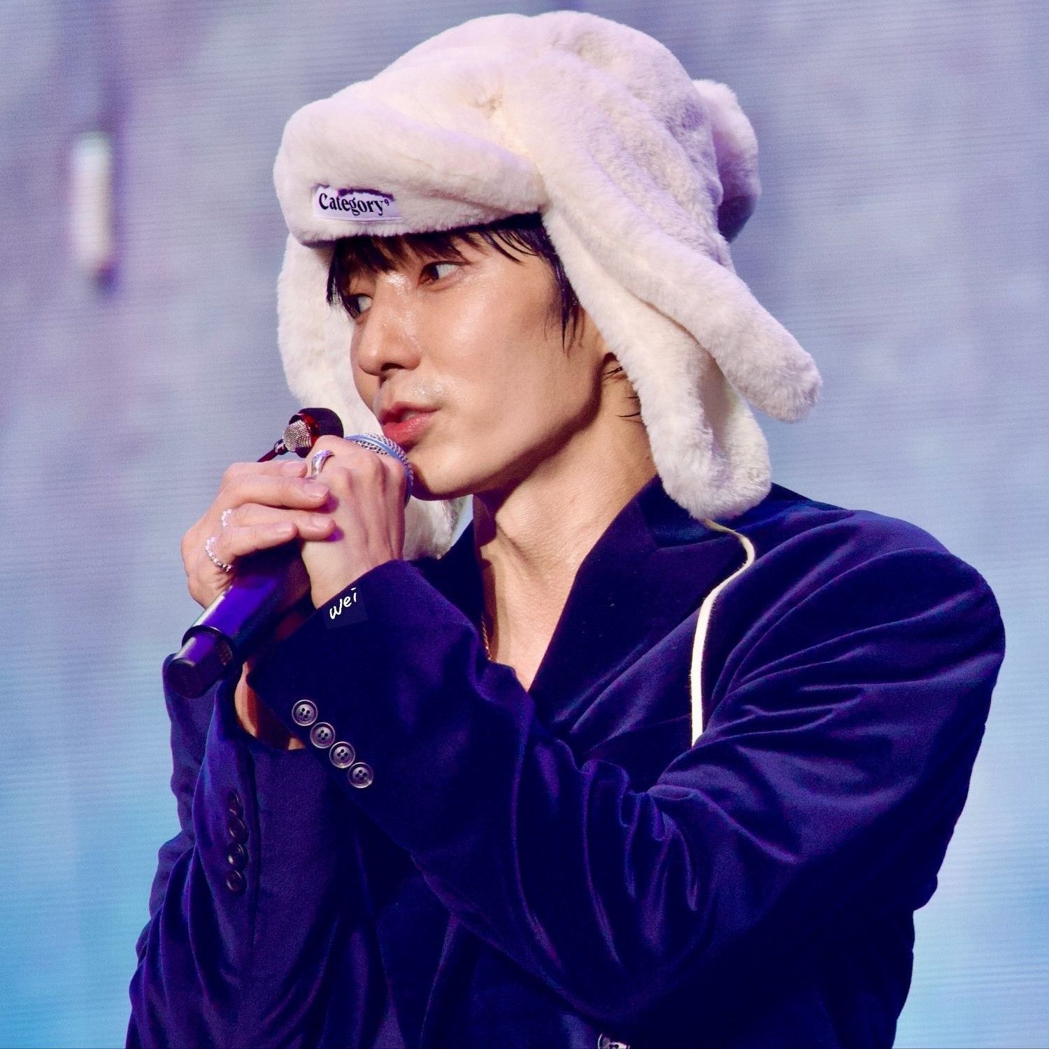 Behind-the-scenes cut of Lee Joongi
