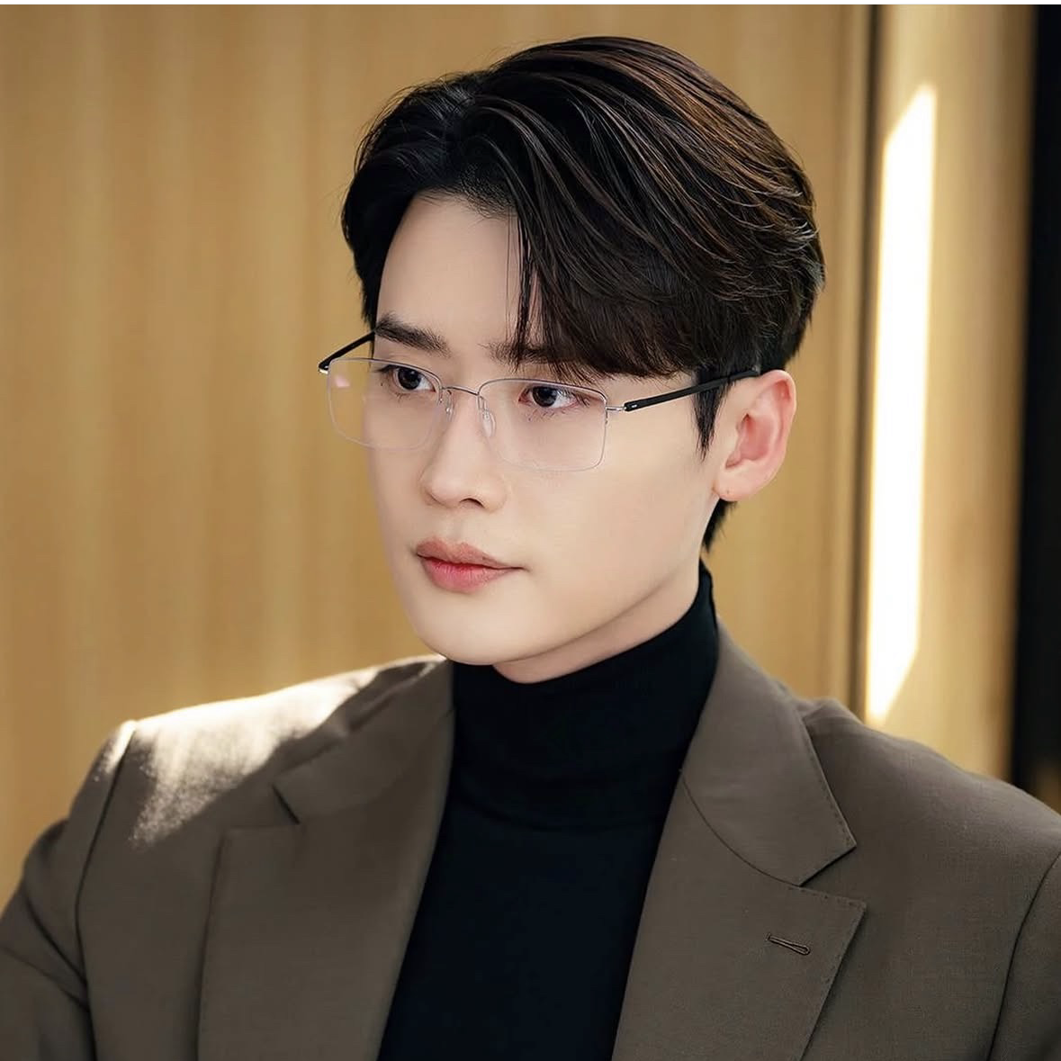Latest photo of Lee Jongsuk